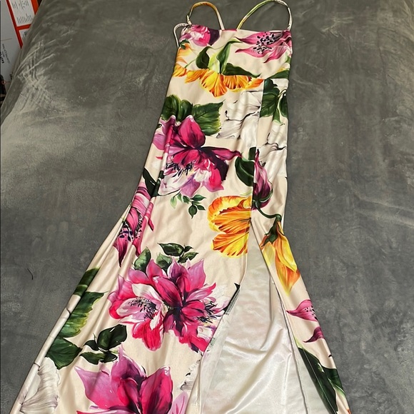 Dresses & Skirts - Floral Maxi Dress - Multicolor